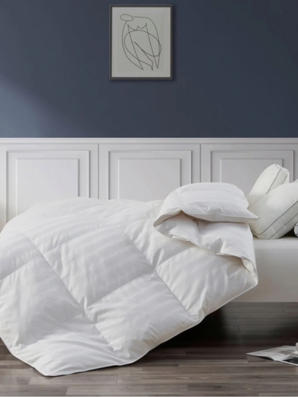 BRAND NEW - White Down Comforter - SOFT FULL/QUEEN